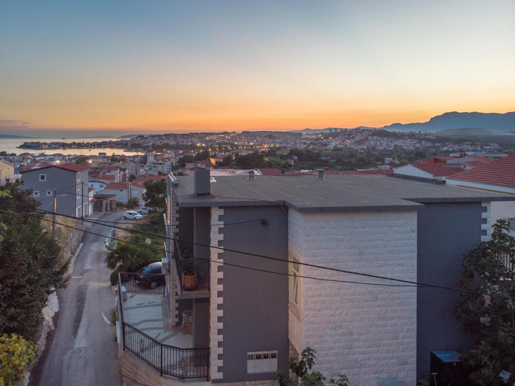 Sea View Apartments With Jaccuzzi Подстрана Экстерьер фото