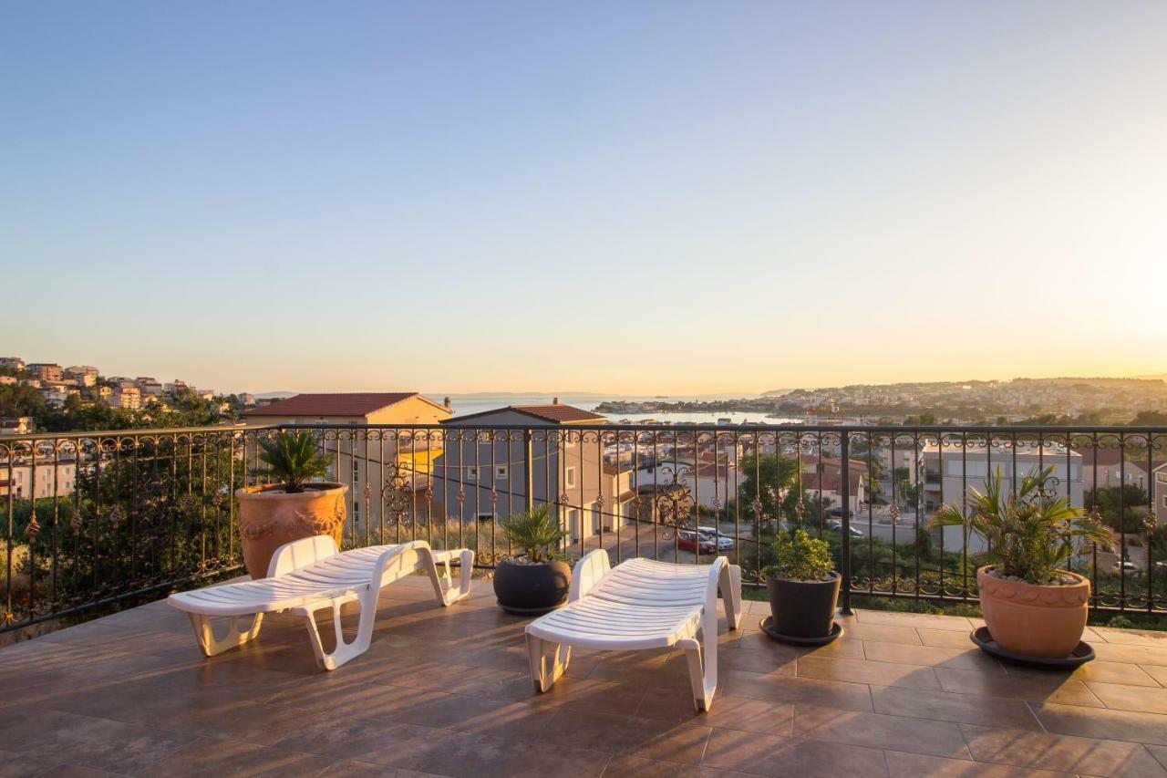 Sea View Apartments With Jaccuzzi Подстрана Экстерьер фото